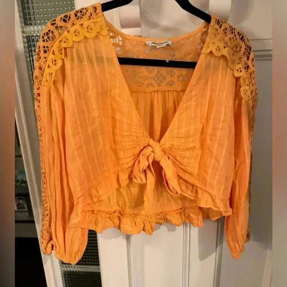 American eagle cotton top with lace accents ties in front orange size med NEW